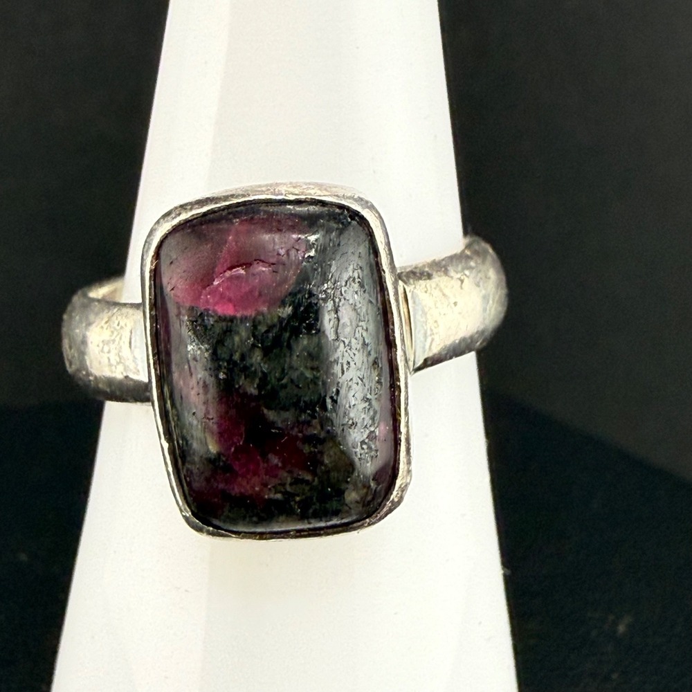 Vintage Sterling Silver Ring Cocktail Size 8 Purple Eudialite?